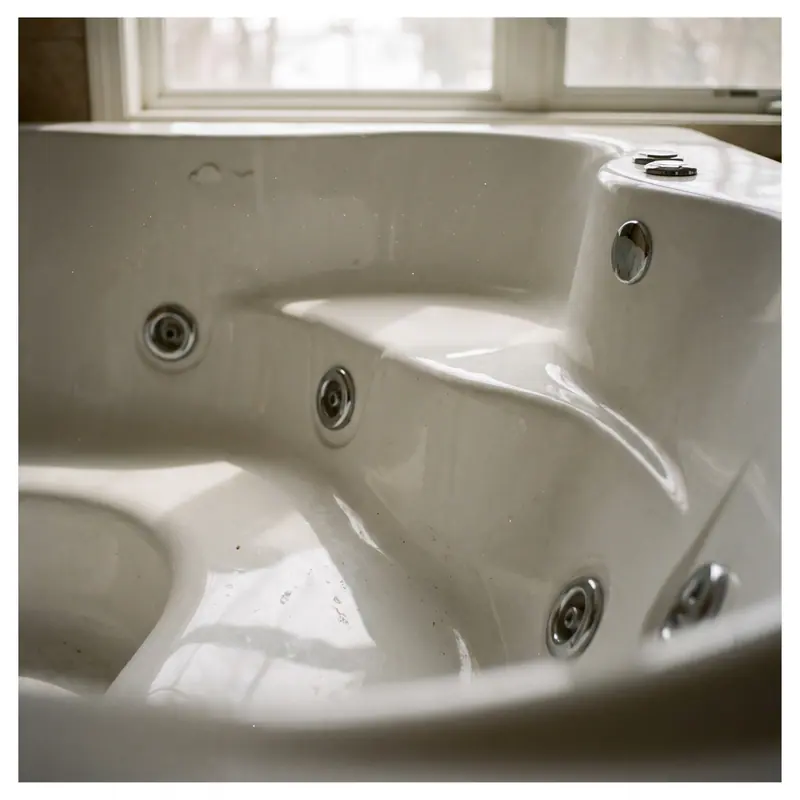 Acrylic shell — jacuzzi mudah dirawat